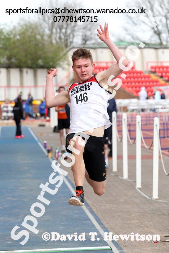 Boys long jump, Gateshead Open Medal Meeting. Photo: David T. Hewitson/Sports for All Pics
